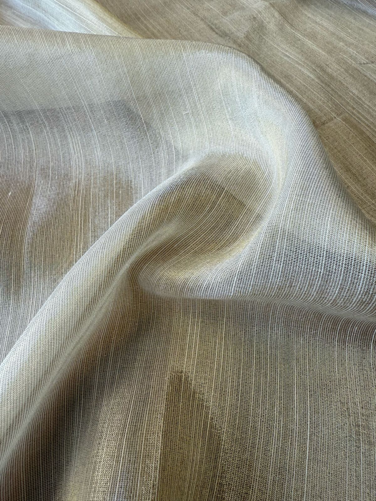 Dyeable Slub Tissue   ( 36 Inches Width )