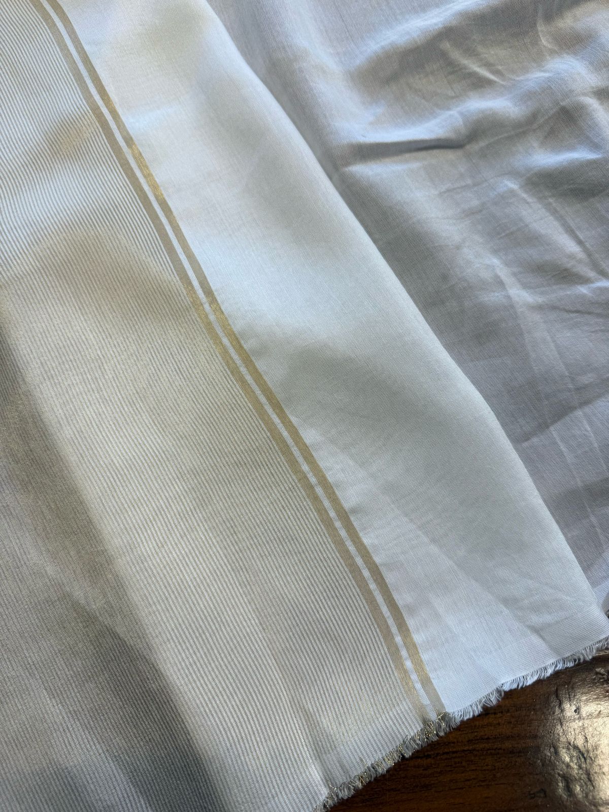 Dyeable Muslin Moga Pallu Dupatta ( 36 Inches Width )