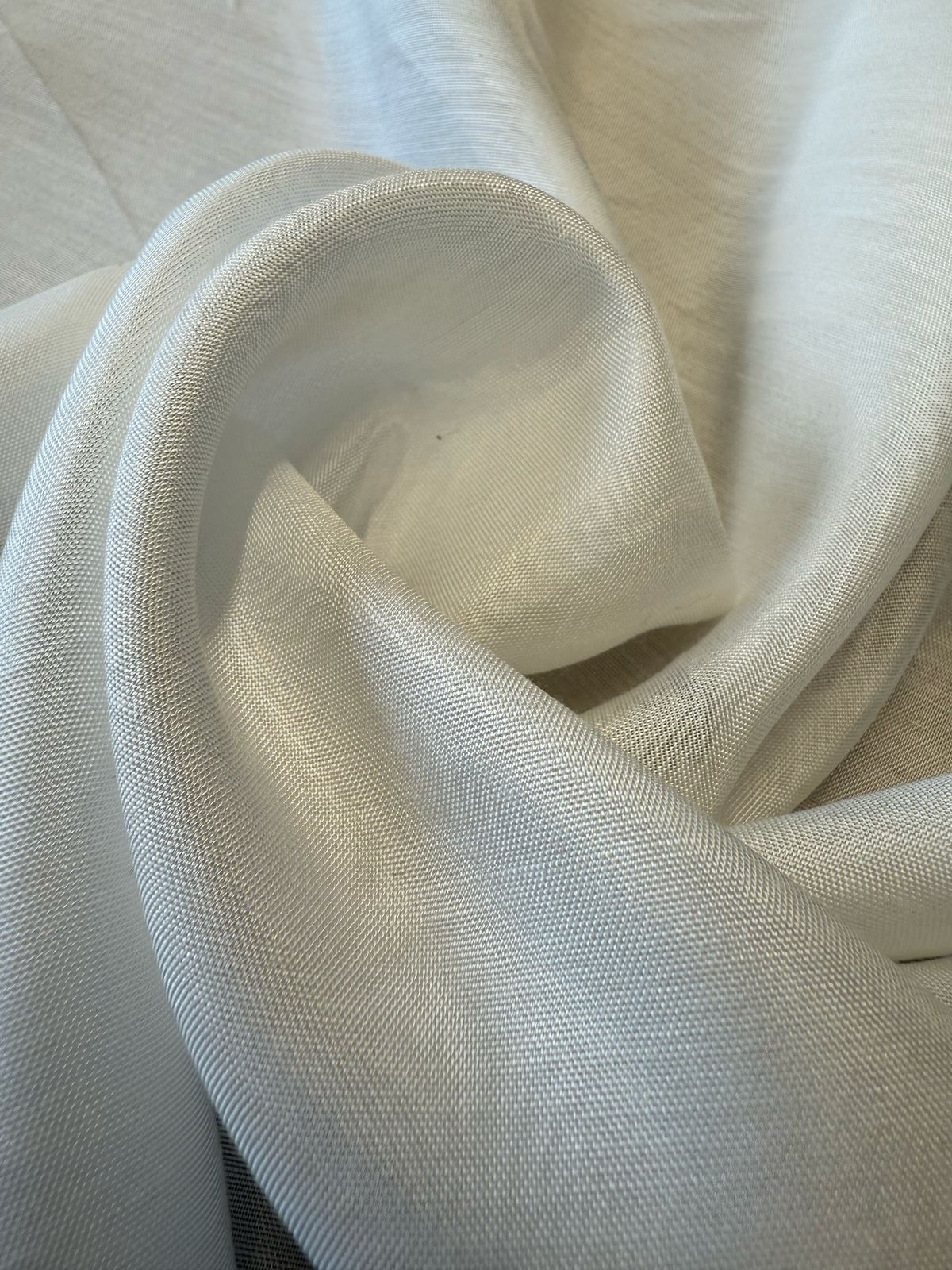 Dyeable Silver Muslin (44 Inches Width)