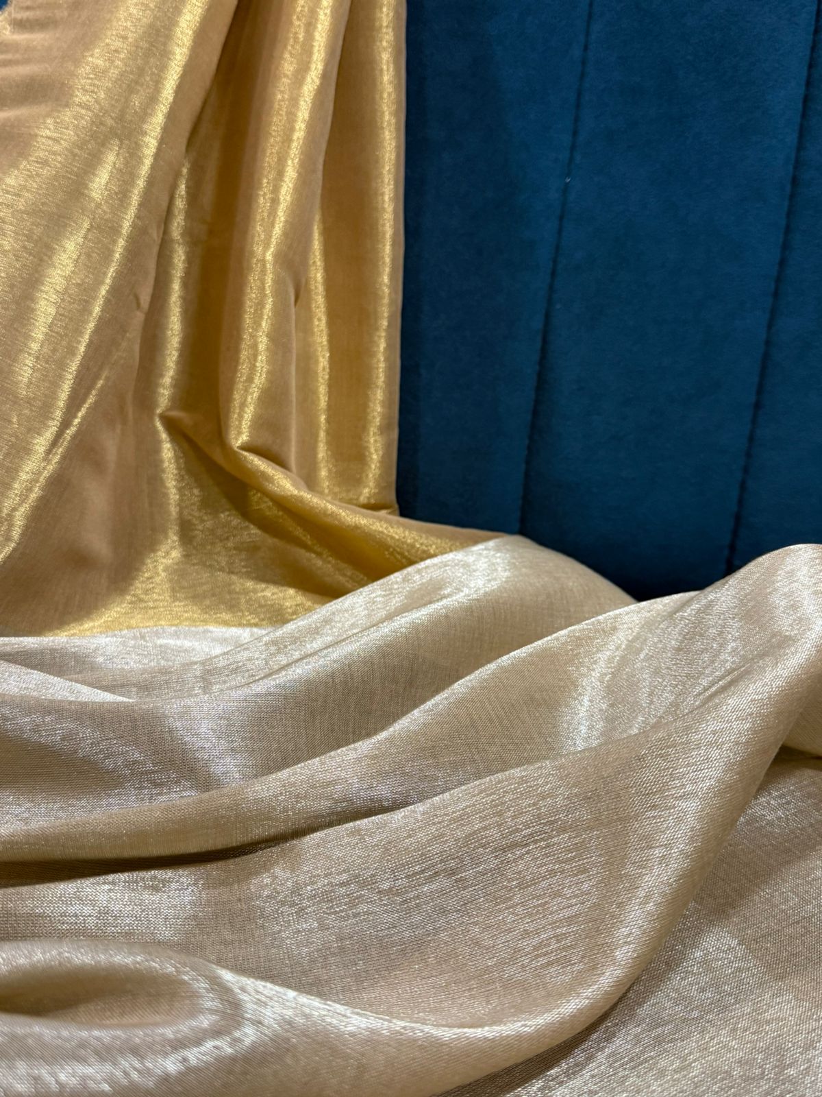 Banarasi Handloom Pure Tissue 8909 ( 44 Inches Width )