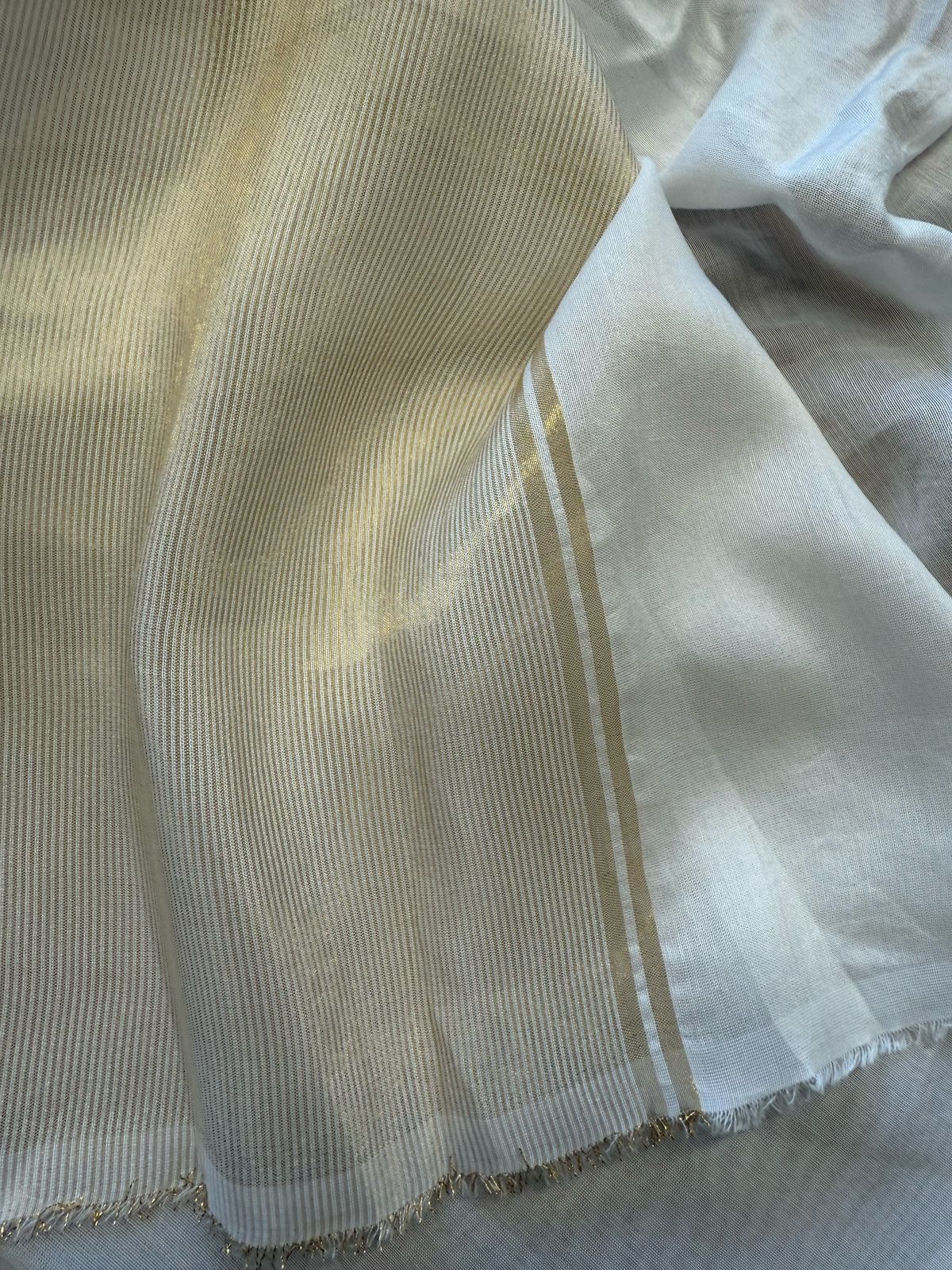 Dyeable Muslin Moga Pallu Dupatta ( 36 Inches Width )