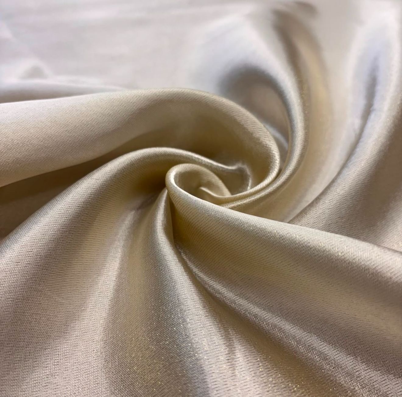 Dyeable  Tissue Satin ( 44 Inches Width )